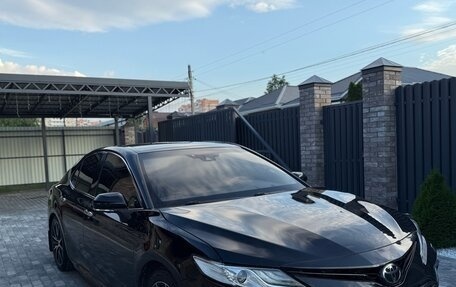 Toyota Camry, 2019 год, 2 370 000 рублей, 3 фотография