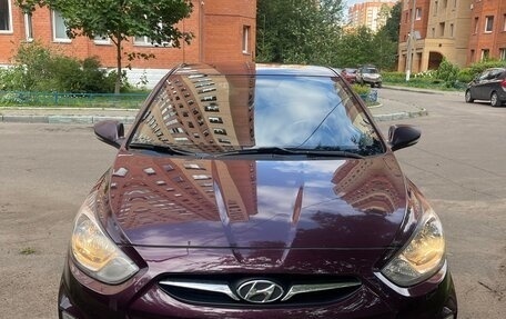 Hyundai Solaris II рестайлинг, 2012 год, 900 000 рублей, 1 фотография
