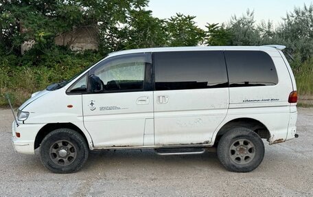 Mitsubishi Delica IV, 1999 год, 900 000 рублей, 3 фотография