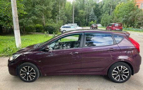 Hyundai Solaris II рестайлинг, 2012 год, 900 000 рублей, 2 фотография