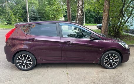 Hyundai Solaris II рестайлинг, 2012 год, 900 000 рублей, 4 фотография