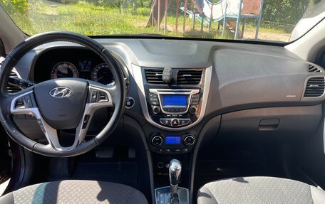 Hyundai Solaris II рестайлинг, 2012 год, 900 000 рублей, 12 фотография