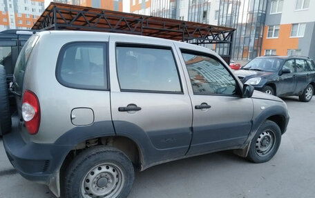 Chevrolet Niva I рестайлинг, 2020 год, 580 000 рублей, 2 фотография