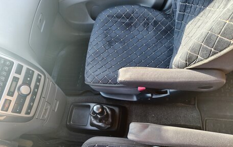Toyota Avensis Verso I рестайлинг, 2002 год, 799 000 рублей, 28 фотография