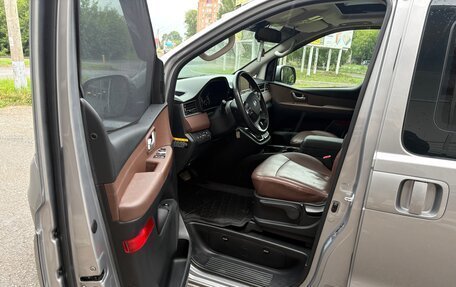 Hyundai Grand Starex Grand Starex I рестайлинг 2, 2019 год, 3 600 000 рублей, 5 фотография