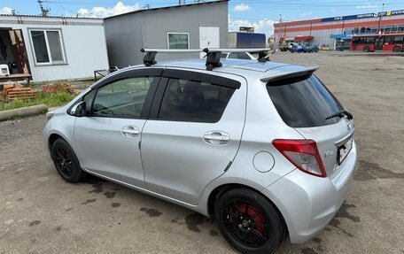 Toyota Vitz, 2013 год, 560 000 рублей, 2 фотография