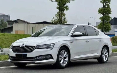 Skoda Superb III рестайлинг, 2023 год, 1 800 000 рублей, 1 фотография