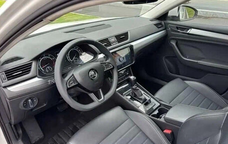 Skoda Superb III рестайлинг, 2023 год, 1 800 000 рублей, 5 фотография