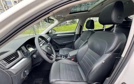 Skoda Superb III рестайлинг, 2023 год, 1 800 000 рублей, 7 фотография