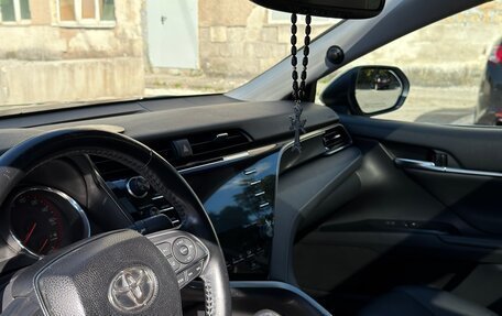 Toyota Camry, 2020 год, 3 100 000 рублей, 6 фотография