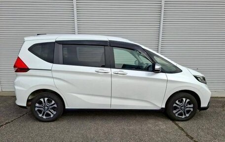 Honda Freed II, 2022 год, 1 375 000 рублей, 5 фотография