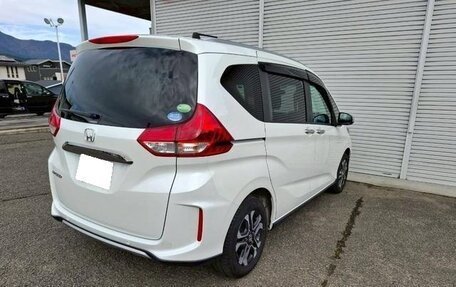 Honda Freed II, 2022 год, 1 375 000 рублей, 6 фотография