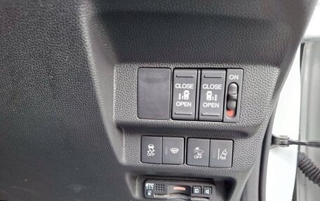 Honda Freed II, 2022 год, 1 375 000 рублей, 20 фотография