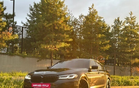 BMW 5 серия, 2018 год, 2 199 999 рублей, 4 фотография