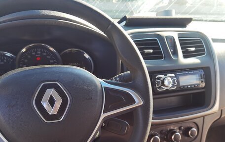 Renault Logan II, 2021 год, 890 000 рублей, 2 фотография