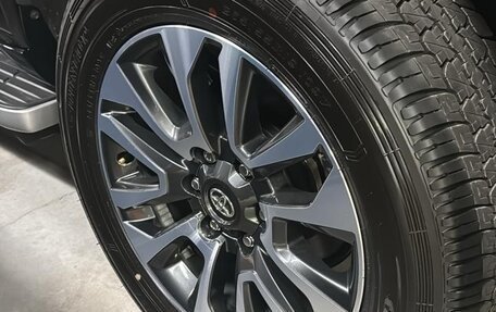 Toyota Land Cruiser Prado 150 рестайлинг 2, 2023 год, 7 500 000 рублей, 7 фотография