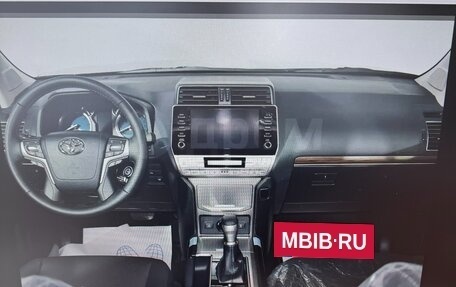Toyota Land Cruiser Prado 150 рестайлинг 2, 2023 год, 7 500 000 рублей, 13 фотография