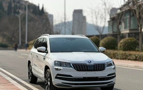 Skoda Karoq I, 2022 год, 2 108 000 рублей, 2 фотография