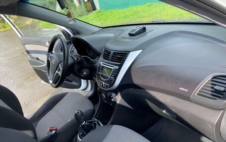 Hyundai Solaris II рестайлинг, 2013 год, 850 000 рублей, 8 фотография