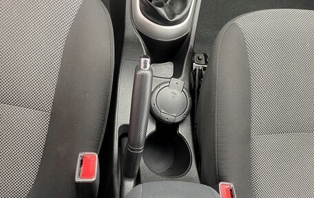 Hyundai Solaris II рестайлинг, 2013 год, 850 000 рублей, 10 фотография