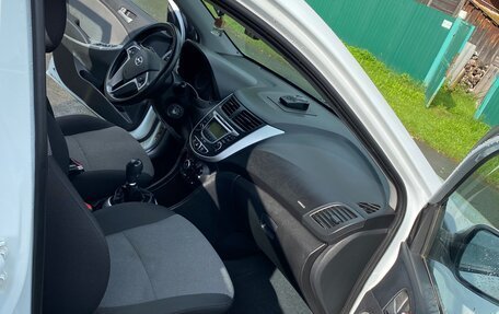 Hyundai Solaris II рестайлинг, 2013 год, 850 000 рублей, 11 фотография