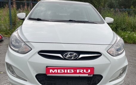 Hyundai Solaris II рестайлинг, 2013 год, 850 000 рублей, 16 фотография