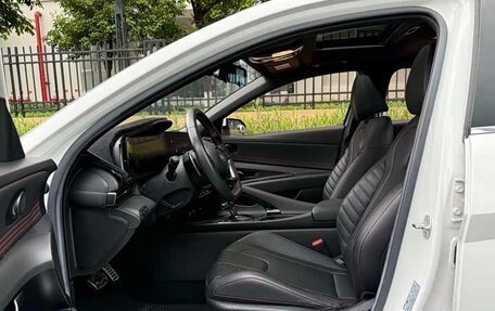 Hyundai Elantra, 2022 год, 1 390 000 рублей, 9 фотография