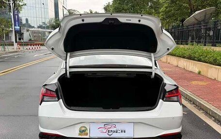 Hyundai Elantra, 2022 год, 1 390 000 рублей, 16 фотография