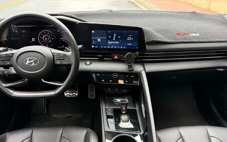 Hyundai Elantra, 2022 год, 1 390 000 рублей, 12 фотография