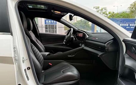Hyundai Elantra, 2022 год, 1 390 000 рублей, 15 фотография