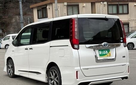 Toyota Noah III, 2014 год, 1 400 001 рублей, 5 фотография