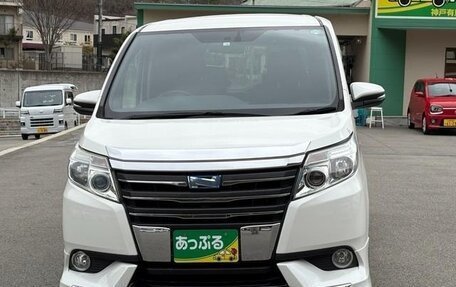 Toyota Noah III, 2014 год, 1 400 001 рублей, 8 фотография