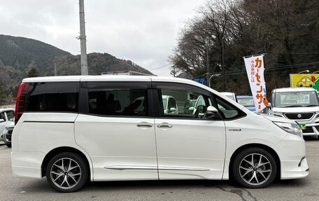 Toyota Noah III, 2014 год, 1 400 001 рублей, 2 фотография