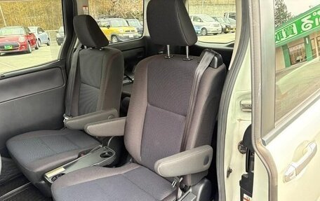 Toyota Noah III, 2014 год, 1 400 001 рублей, 12 фотография