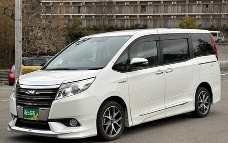 Toyota Noah III, 2014 год, 1 400 001 рублей, 7 фотография