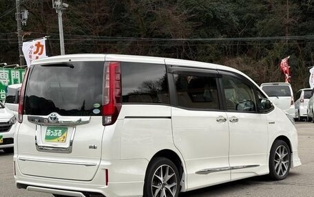 Toyota Noah III, 2014 год, 1 400 001 рублей, 3 фотография