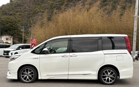 Toyota Noah III, 2014 год, 1 400 001 рублей, 6 фотография