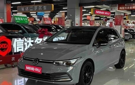 Volkswagen Golf VIII, 2023 год, 1 540 000 рублей, 1 фотография