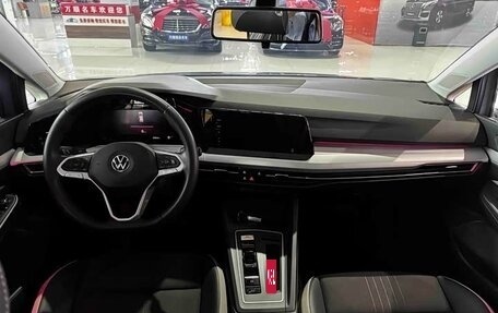 Volkswagen Golf VIII, 2023 год, 1 540 000 рублей, 8 фотография