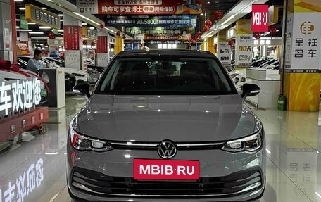 Volkswagen Golf VIII, 2023 год, 1 540 000 рублей, 2 фотография