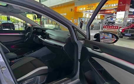 Volkswagen Golf VIII, 2023 год, 1 540 000 рублей, 15 фотография