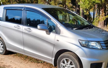 Honda Freed I, 2010 год, 830 000 рублей, 3 фотография