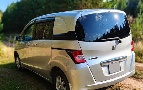 Honda Freed I, 2010 год, 830 000 рублей, 6 фотография