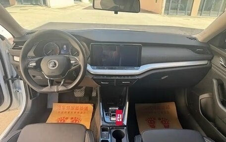 Skoda Octavia IV, 2023 год, 1 500 000 рублей, 9 фотография