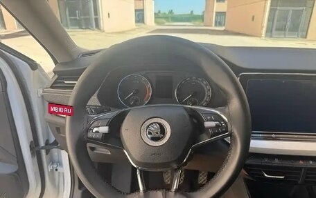 Skoda Octavia IV, 2023 год, 1 500 000 рублей, 10 фотография