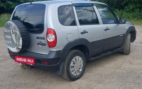 Chevrolet Niva I рестайлинг, 2011 год, 585 000 рублей, 4 фотография