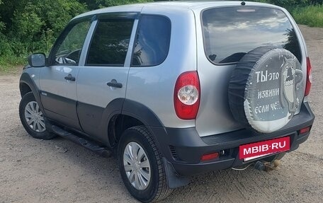Chevrolet Niva I рестайлинг, 2011 год, 585 000 рублей, 5 фотография