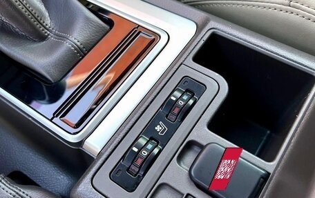 Toyota Land Cruiser Prado 150 рестайлинг 2, 2022 год, 7 300 000 рублей, 11 фотография