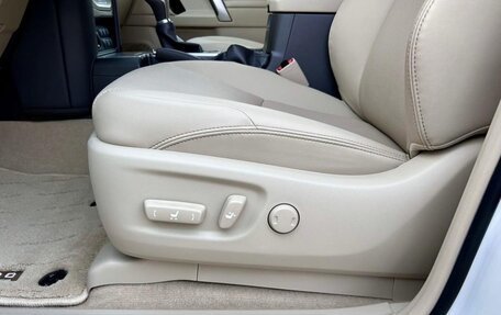 Toyota Land Cruiser Prado 150 рестайлинг 2, 2022 год, 7 300 000 рублей, 18 фотография