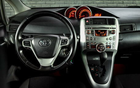 Toyota Verso I, 2011 год, 999 000 рублей, 15 фотография